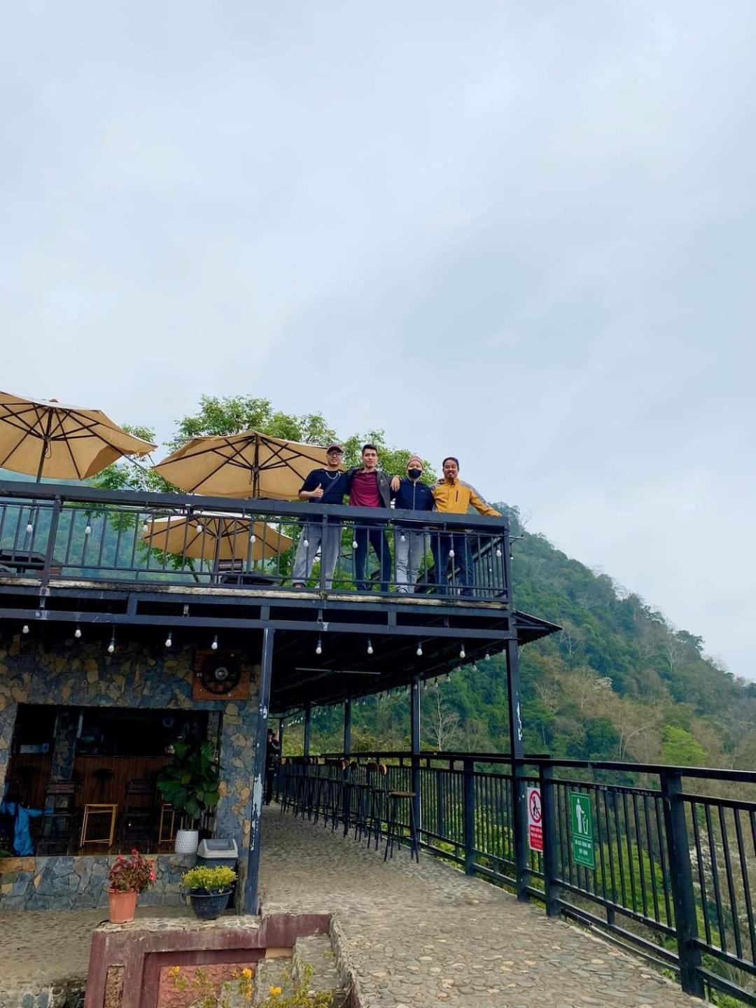 Hill House Homestay *