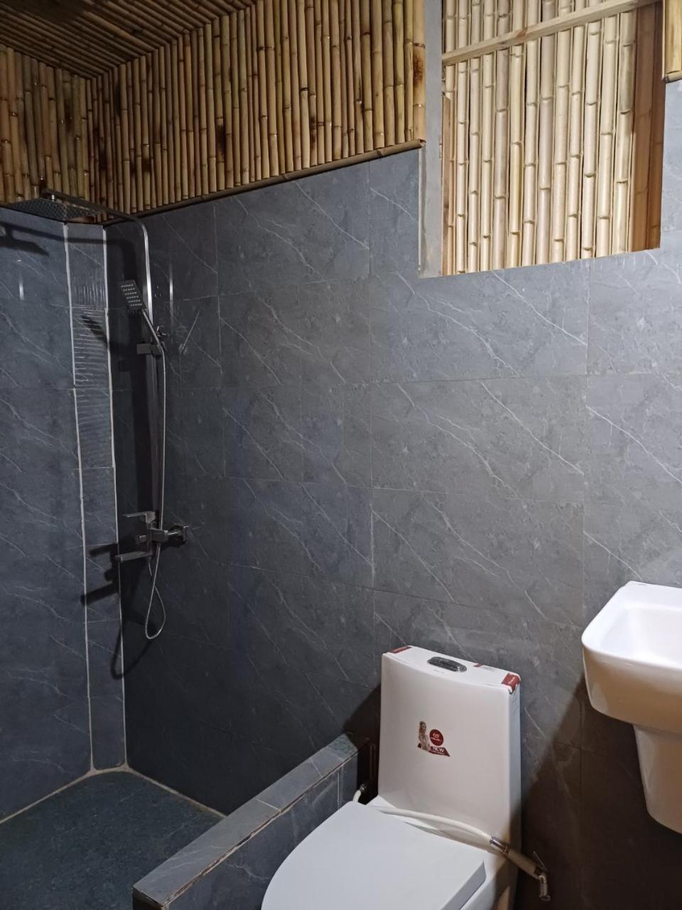 Hill House * Mai Chau